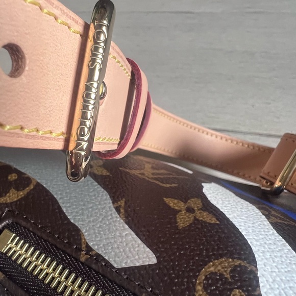 Louis Vuitton x League of Legends BUMBAG - Picture 11 of 13